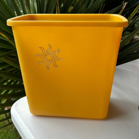 Vintage Other - Vintage Andy Gard yellow textured trashcan wastebasket with metallic sunburst